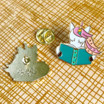 Reading Unicorn Enamel Pin 6 - 66073 06e818 -